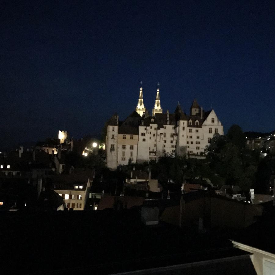 Luxury Duplex Vue Chateau ヌシャテル エクステリア 写真